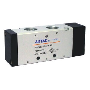4A410-15 A 220VAC AIR SOLENOID VALVE PORT SIZE :-1/2