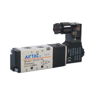 4M110-06A 220VAC AIR SOLENOID VALVE PORT SIZE :- 1/8