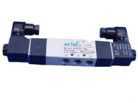 4V130E-06A 220VAC AIR SOLENOID VALVES PORT SIZE-:1/8