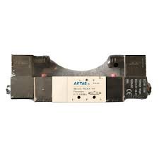 4V230C-08A 220VAC AIR SOLENOID VALVES PORT SIZE-:1/4