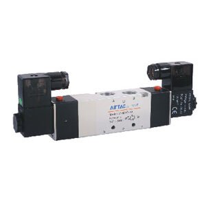 4V320-10A 220VAC AIR SOLENOID VALVES PORT SIZE:3/8