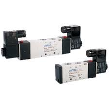 4V330E-10A 220VAC AIR SOLENOID VALVES PORT SIZE:-3/8